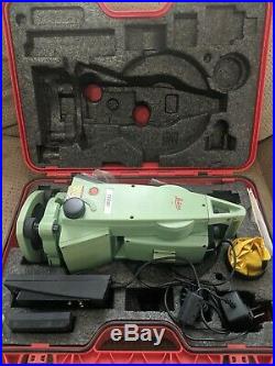 LEICA TCR307 Prismless Surveying Total Station With Case and two batteries