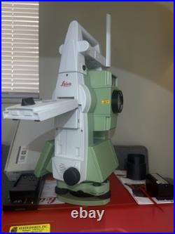 Leica TS15 I 3 R400 Robotic Total Station with Leica RH16 Radio Handle